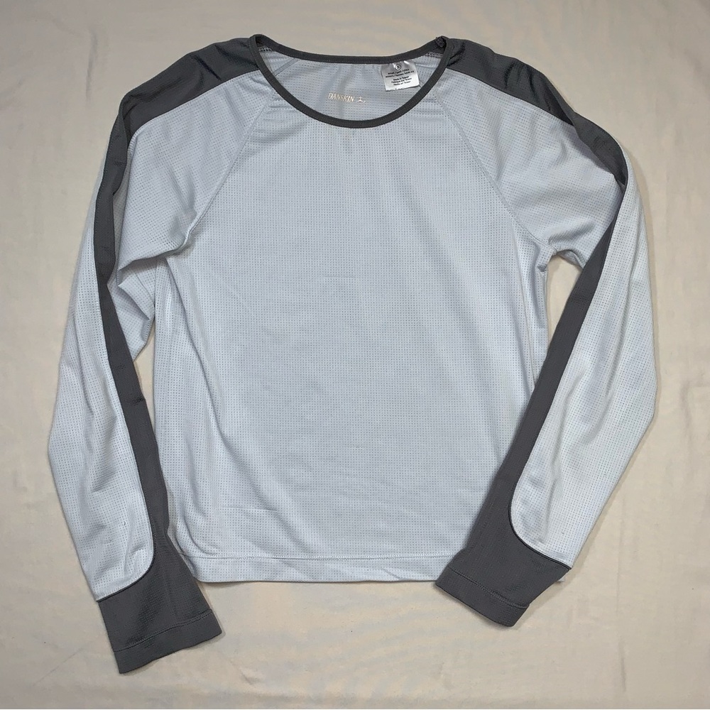 Danskin Athletic Shirt Women’s Small Gray Long Exercise Workout Lightweight Top